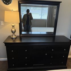Dresser Set With 2 Nightstands