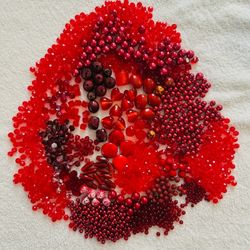 BEADS RED - LOT 002