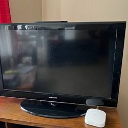 42” Samsung lCD TV With Chromecast Device