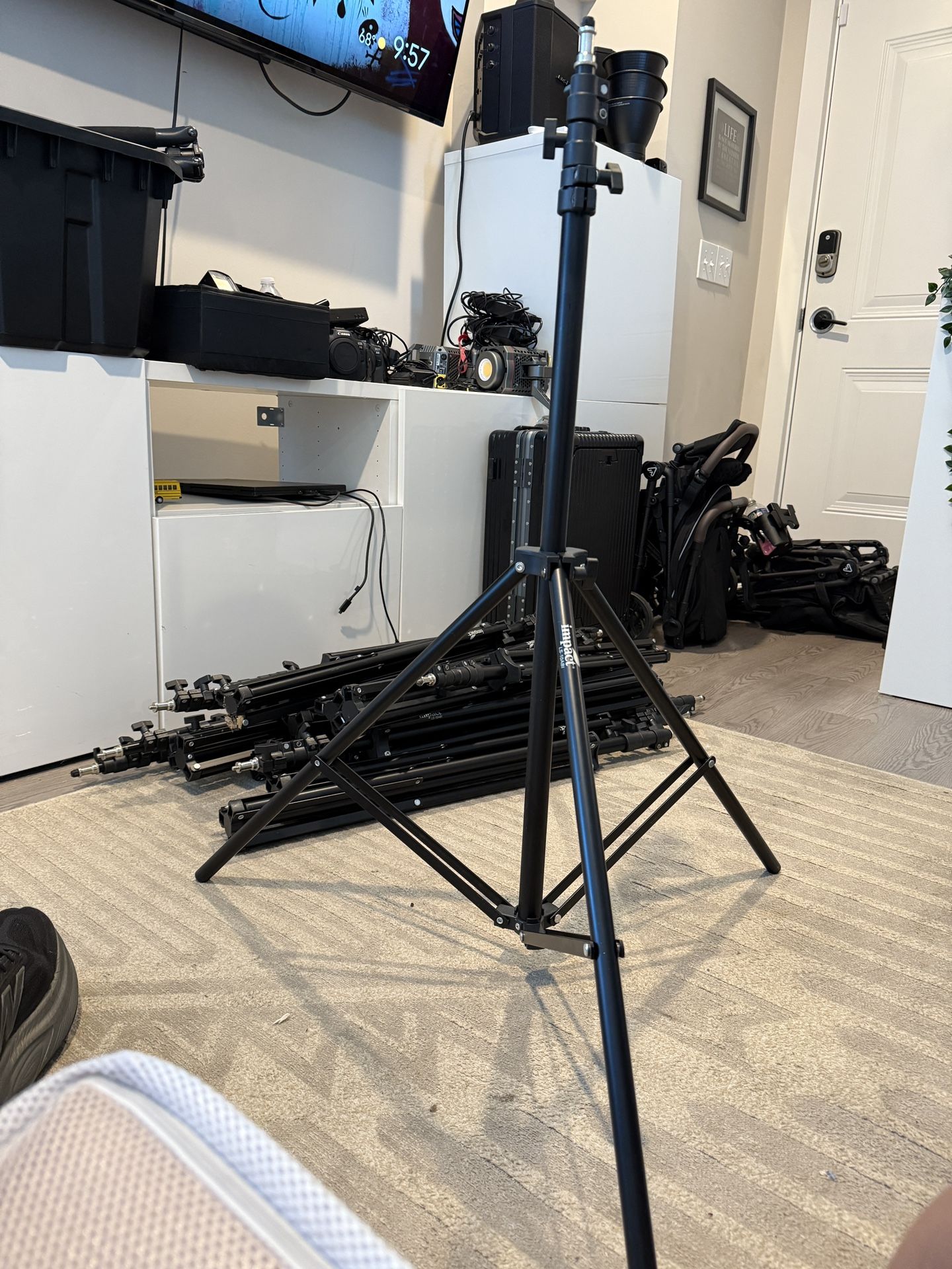 Impact Air-Cushioned 10’ Light Stand – Photography / Video