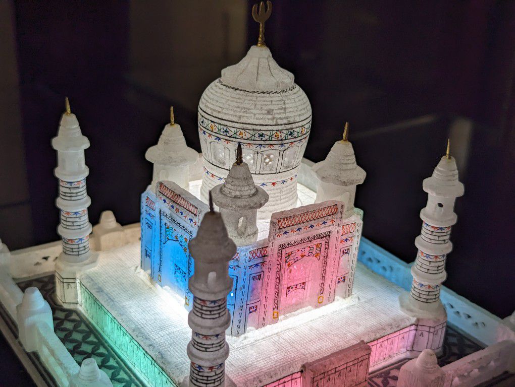 Handmade White Marble Taj Mahal Collectible Replica