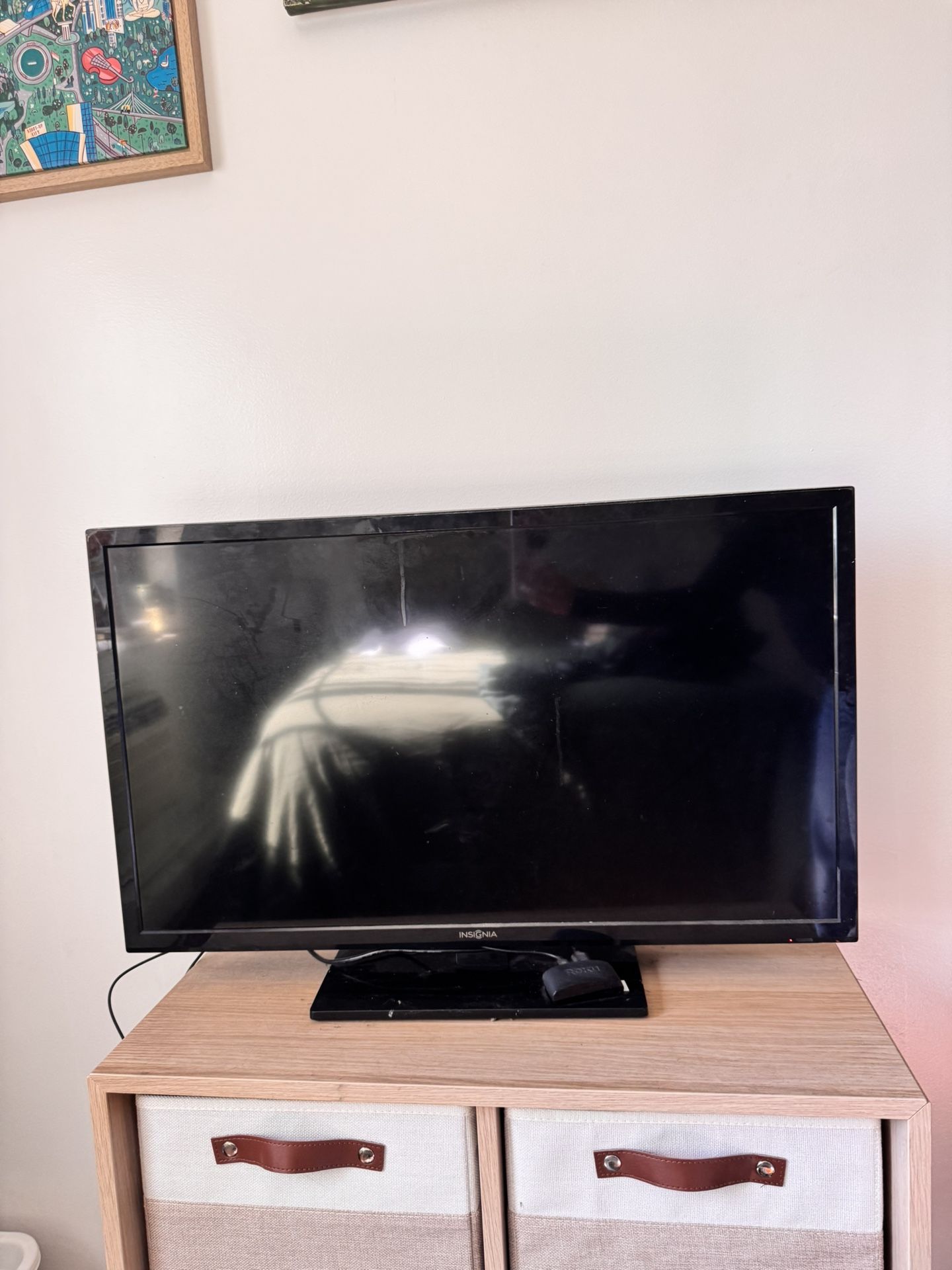 32” Insignia LED HDTV with Roku
