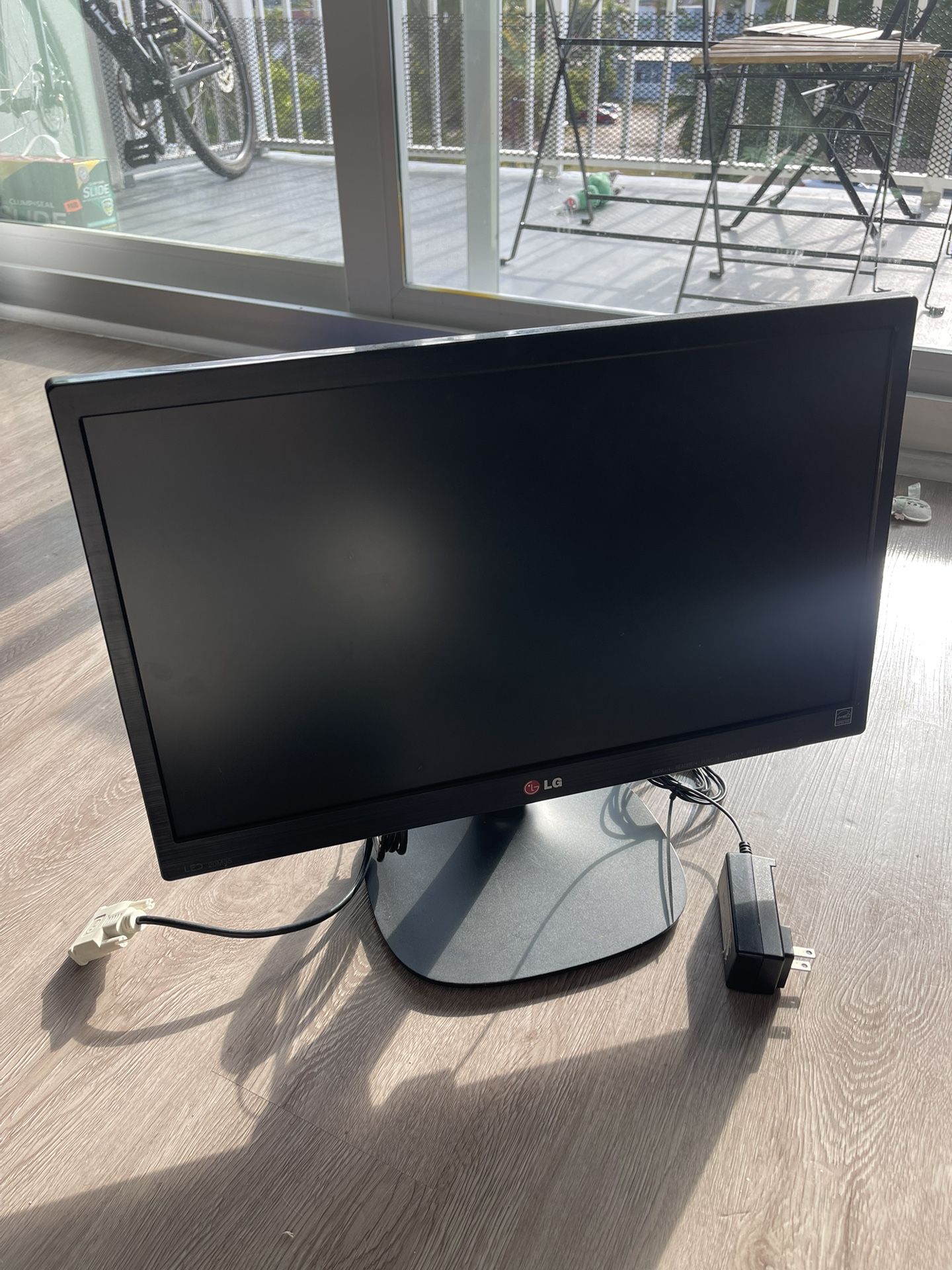 LG 20 Inch Computer Monitor Screen 