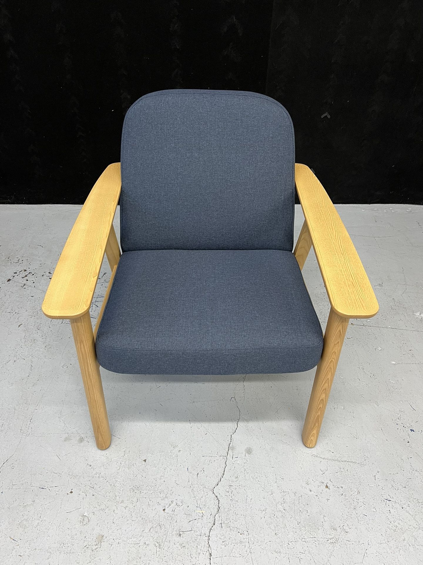 Burrow Lodge Chair (Navy Blue, Wooden Oak Frame)