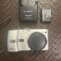 LUMIX DMC-TZ1 5.0MP Digital Camera Silver Tested W/ Charger 