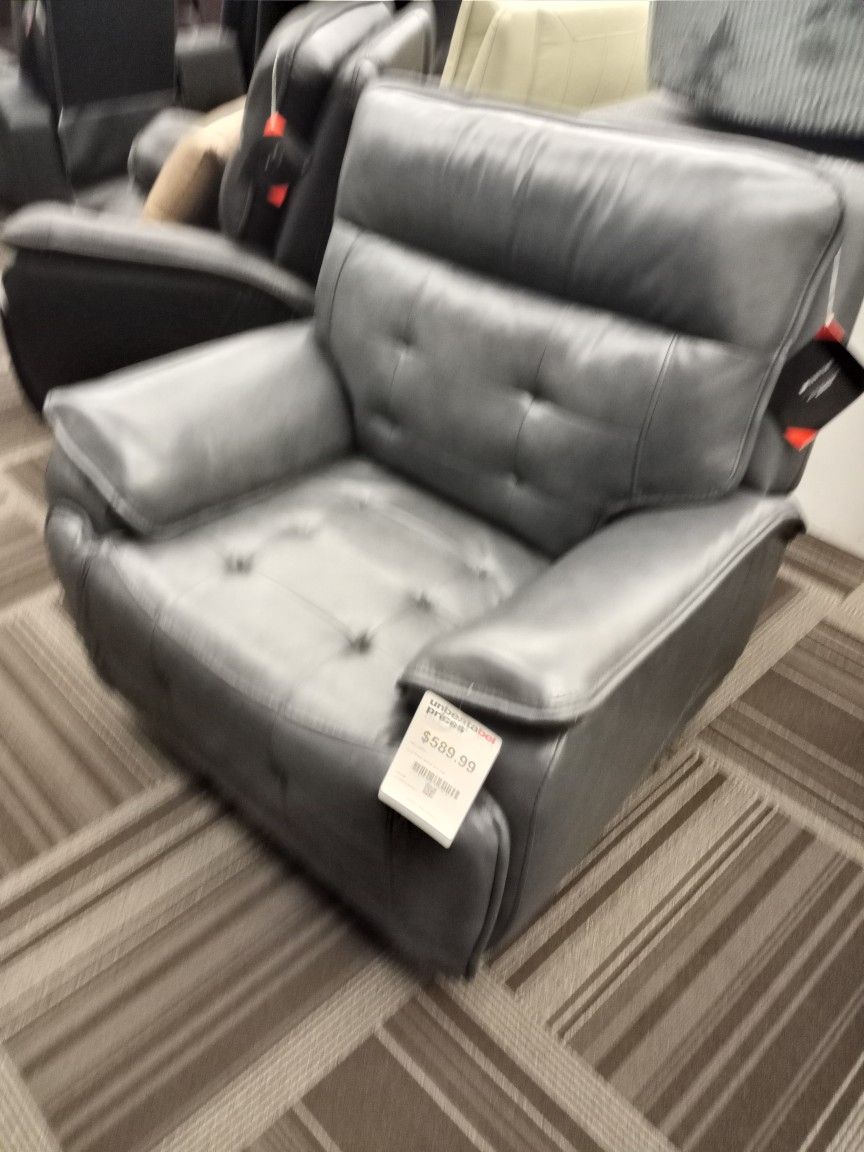 Dual Power Recliner