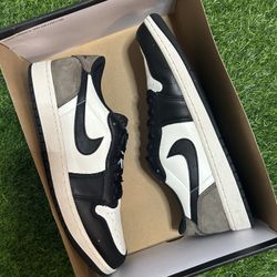 Size 11M - Jordan 1 ‘Mocha’