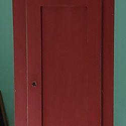 Early 20th Century Painted Wood Cabinet / Pantry