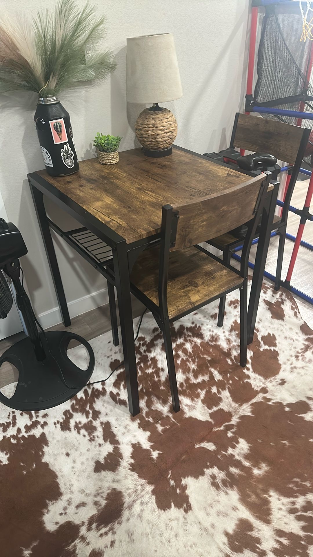 2 Seater Chair And Table