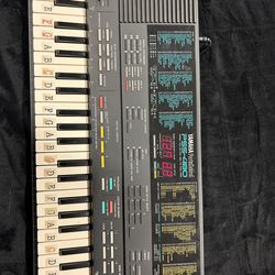 YAMAHA Portasound PSS-480 FM Electronic Keyboard