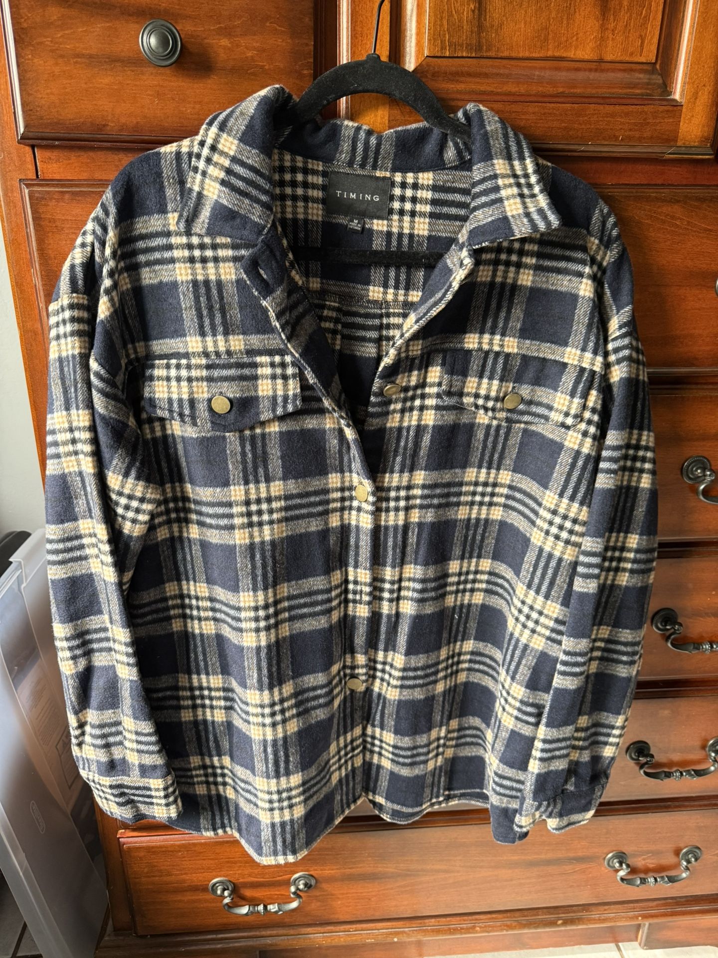 Women’s Sweater (Medium)