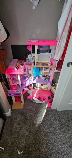 Barbie doll house