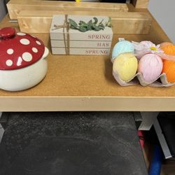 Decorative pieces 