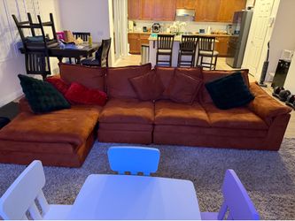 Sectional Sofa with Ottoman – Excellent Condition
