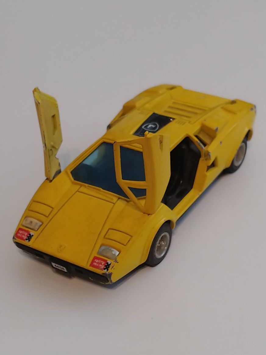 Shinsei Mini Power Yellow Lamborghini Countach with Opening, Model Number 406.