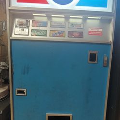Vintage 1980 PEPSI Vending Machine - Dixie Narco