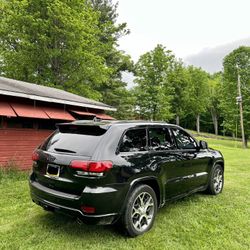 2020 Jeep Grand Cherokee Overland 5.7 V8 Hemi