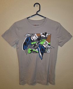 Nike - Air Jordan - Boys - Medium (8/10) - T-Shirt (Front Graphic) - Short Sleeve - Gray