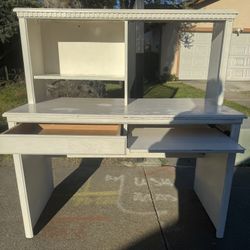 FREE DESK