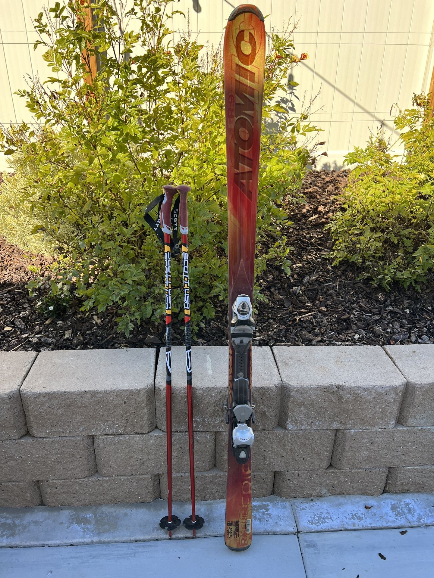 Atomic B4 R:19.22 170cm Snow Skis