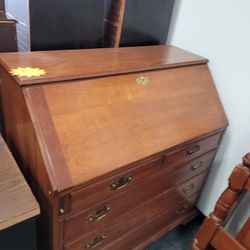 Dresser Desk 