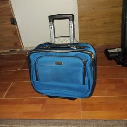Kenneth Cole Reaction Rolling Carry-on Bag