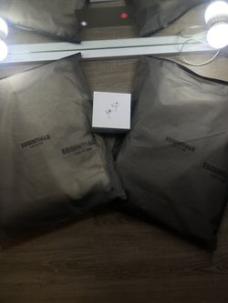 AIRPODS + ESSENTIALS