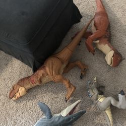 4 Dinosaur Toys