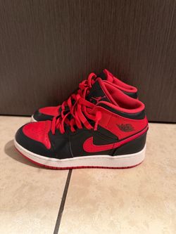 Air Jordan 1 Mid Bred Sneakers
