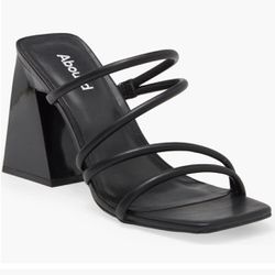 Abound strappy black block heel sandals women Size 5.5