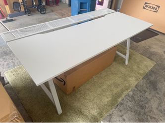 IKEA Utespelare white gaming desk