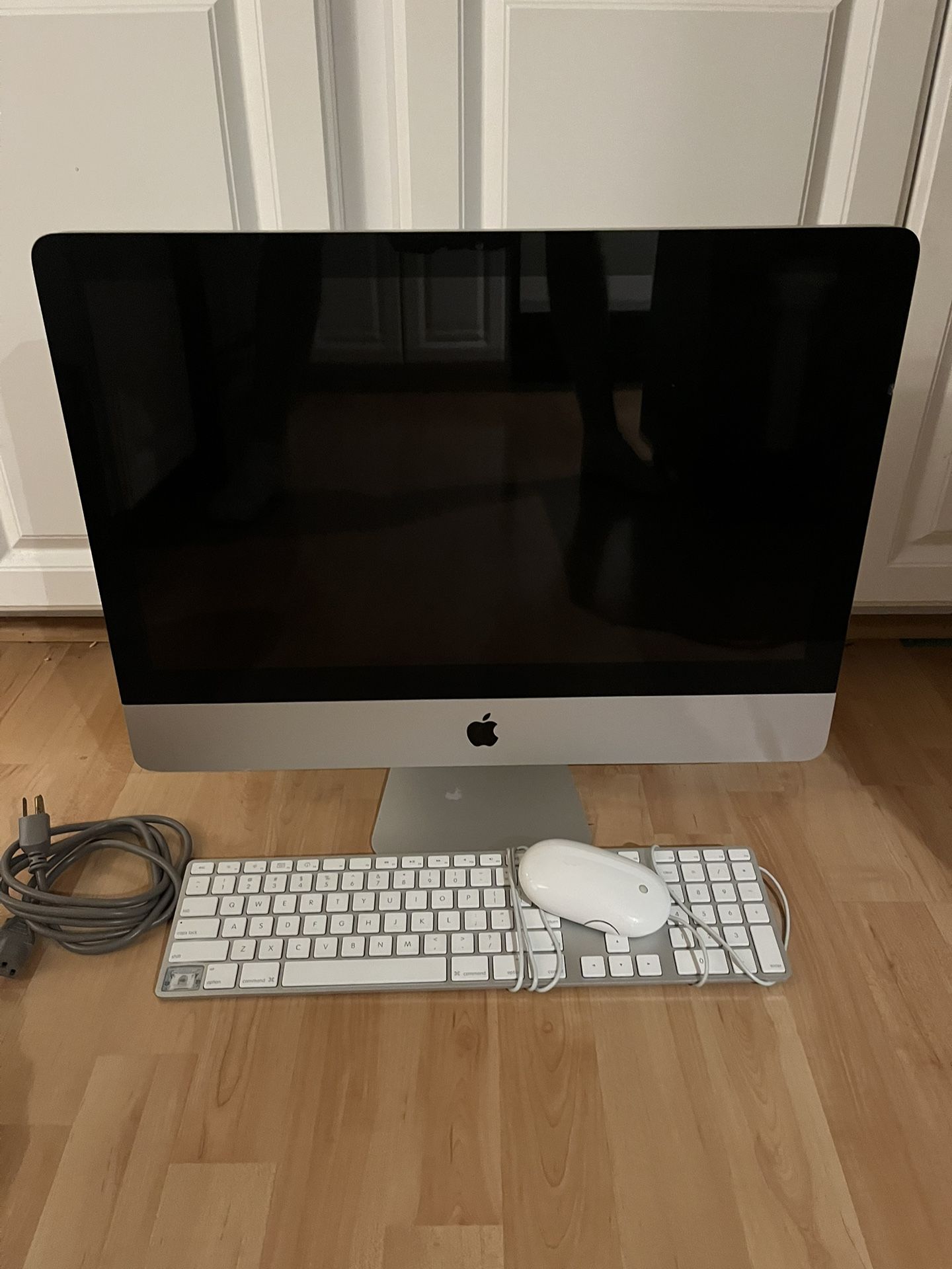 Apple iMac (Mid 2011) Desktop