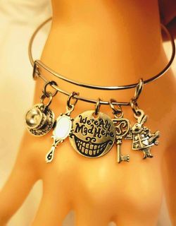 Alice In Wonderland Charm Bracelet 