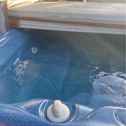 2020 Hot Springs Hot tub!! Plug And Play!! 120v!! Good Condition!!5 Seater!!