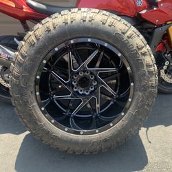20x12 Wheel -40 Offset With 35” Tire