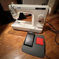 Juki TL-98e Professional Straight Stitch Sewing Machine