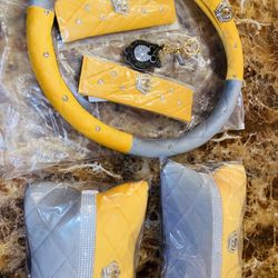 New (6) pc.  Gorgeous Car Accessory Set / Price Is for All 