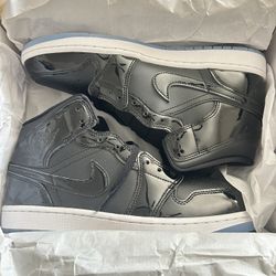 AIR JORDAN 1 MID SPECIAL EDITION FOR SALE!!!
