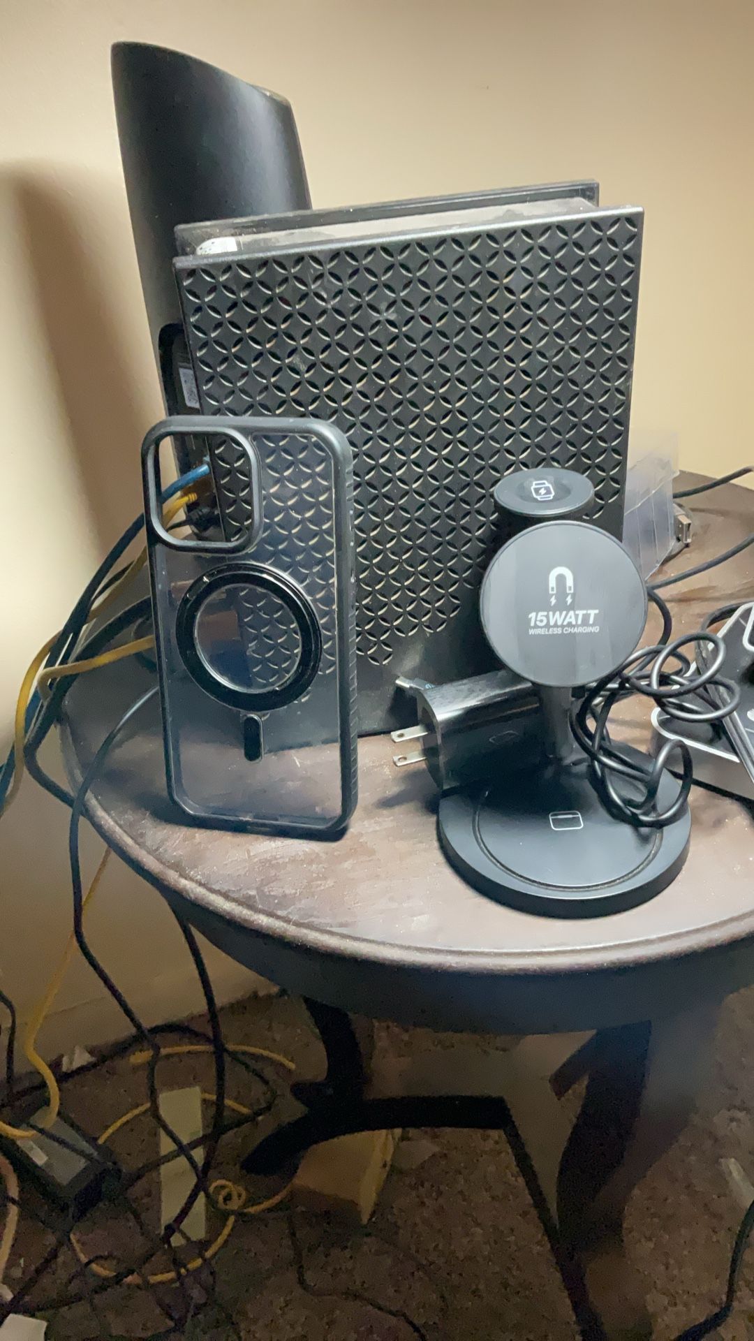 3 N 1. 15 Watt Fast Charger For 3 Items And Case