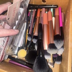 Makeup brushes