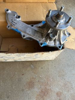 Toyota Tacoma 2.4 liter New water pump $20