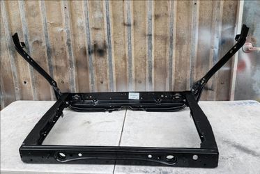 2018-2019 Toyota Sienna Front Radiator Support