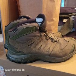 Salomon XA forces Mid GTX Quarterboots Like New for Sale in