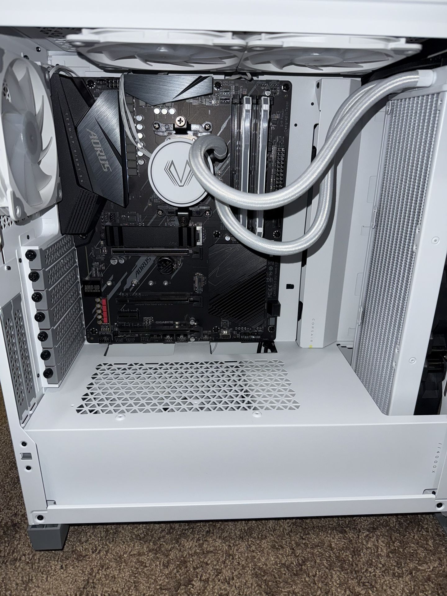 Computer w/ AMD Ryzen 7 5800x