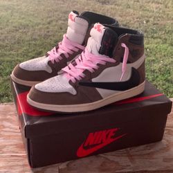 Jordan 1 High Mocha Travis Scott Size 10.5M VNDS With Box