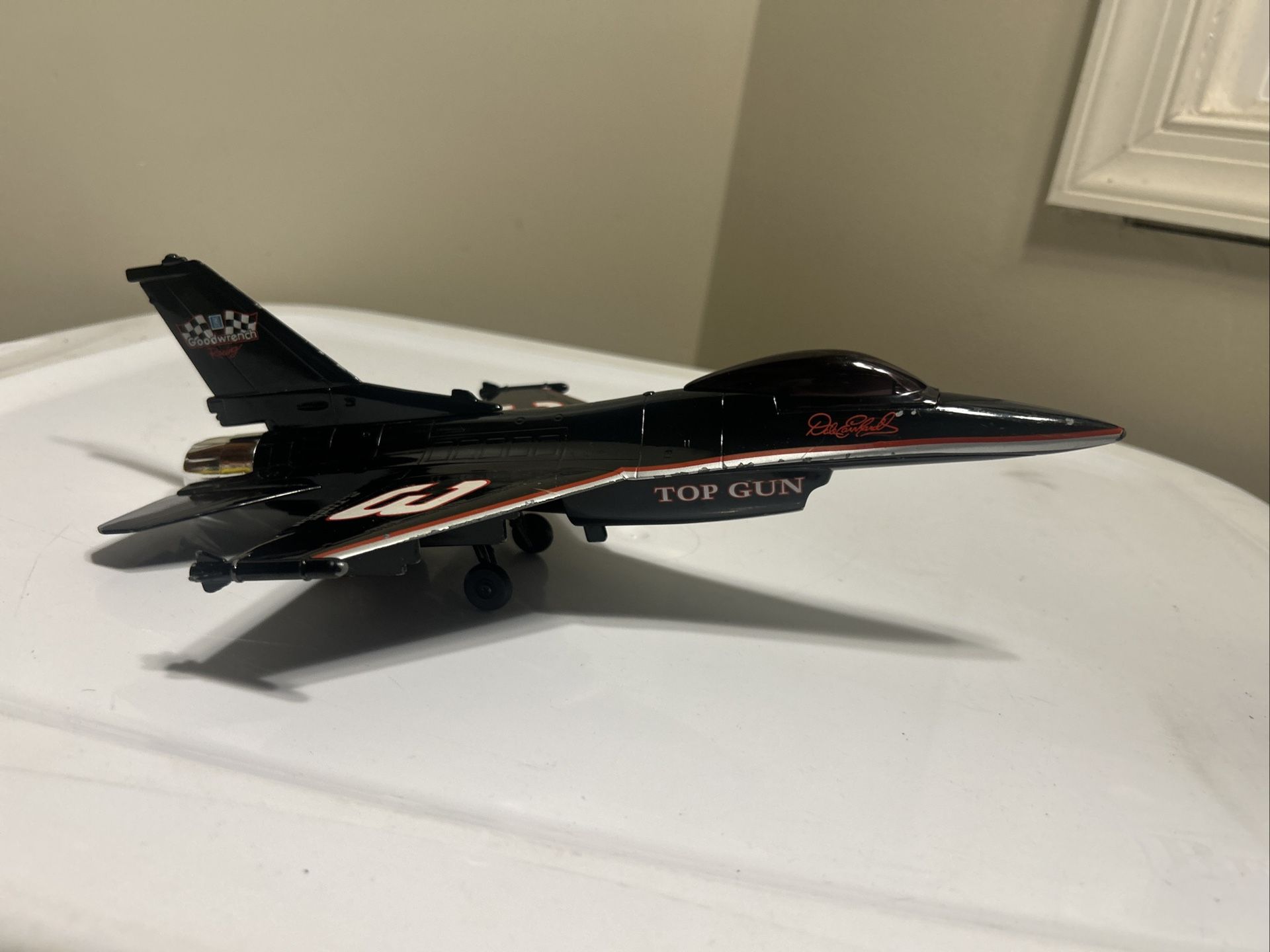 Dale Earnhardt Top Gun Commemorative Metal Model F-16 Jet