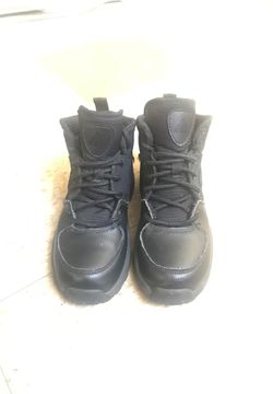 Great condition Nike’s kids boots size 2 youth only $45