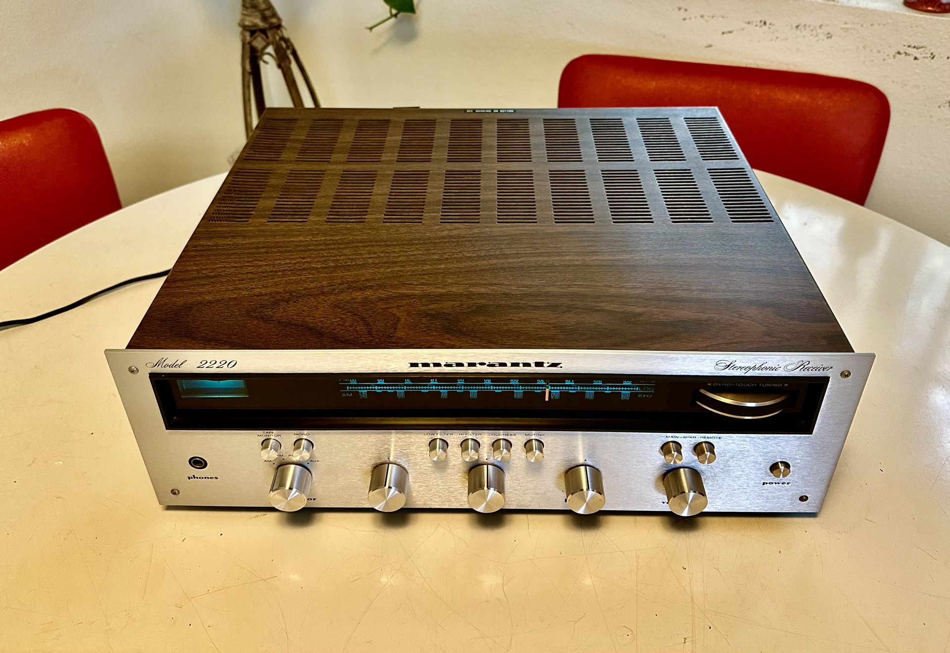 Mint Condition 1970’s Marantz 2220 Stereo Receiver Serviced with