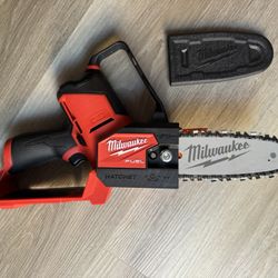 Milwaukee Chainsaw 6” M12