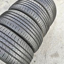 set 235/55-19 Kumho Con El 80% De Vida 